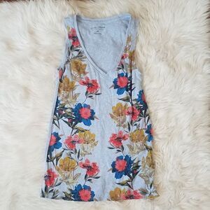 Lucky Brand V Neck Floral Top